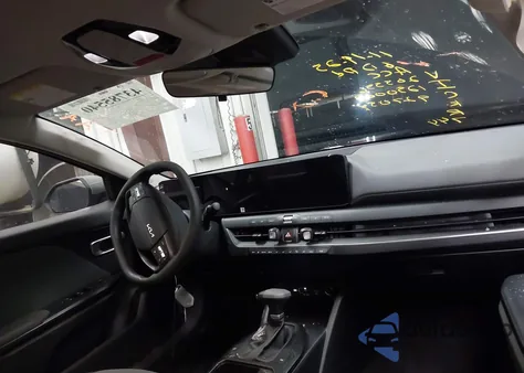 2025 Kia K4 Lxs z USA, uszkodzony, nr VIN 3KPFT4DE6SE205556